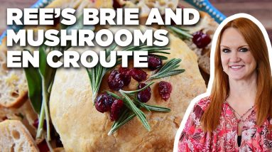 Ree Drummond's Brie & Mushrooms en Croute | The Pioneer Woman | Food Network