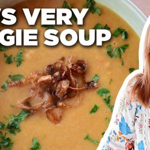 Ree Drummond's Very Veggie Soup | The Pioneer Woman | Food Network