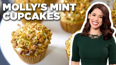 Molly Yeh's Mint Cupcakes with Cream Cheese Frosting | Girl Meets Farm | Food Network