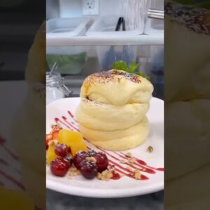 Japanese Soufflé Pancakes |📍: Motto Tea Cafe | Food Network