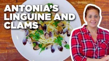 Antonia Lofaso's Linguine with Clams | Feast of the Seven Fishes | Food Network